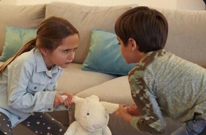 دعوای کودکان و فرزندان در خانه